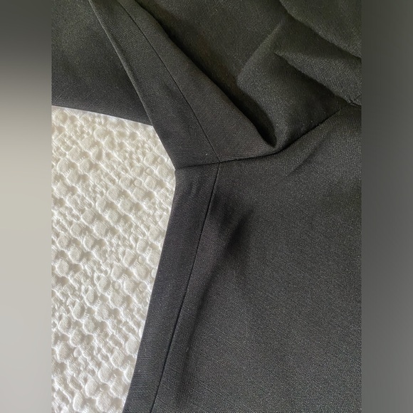 Valentino S/S 21’ Stretch Crepe Wool Silk Bermuda Shorts $1250 Size 36 Resort - Picture 5 of 16